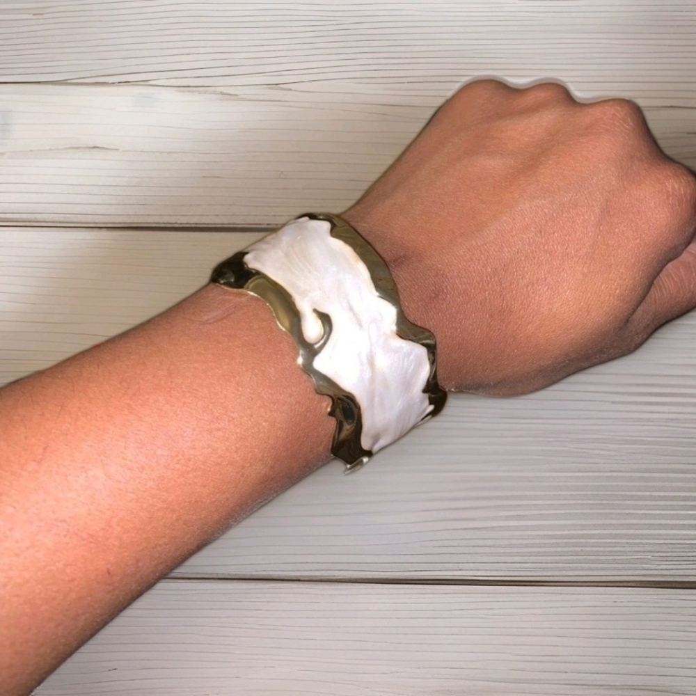 Vintage Estate Enamel Abstract Design Brutalist Gold Cuff Bracelet - Picture 9 of 16
